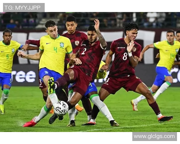 巴西队与委内瑞拉队激战正酣谁能在南美赛场上笑到最后 巴西队与委内瑞拉队激战正酣谁能在南美赛场上笑到最后